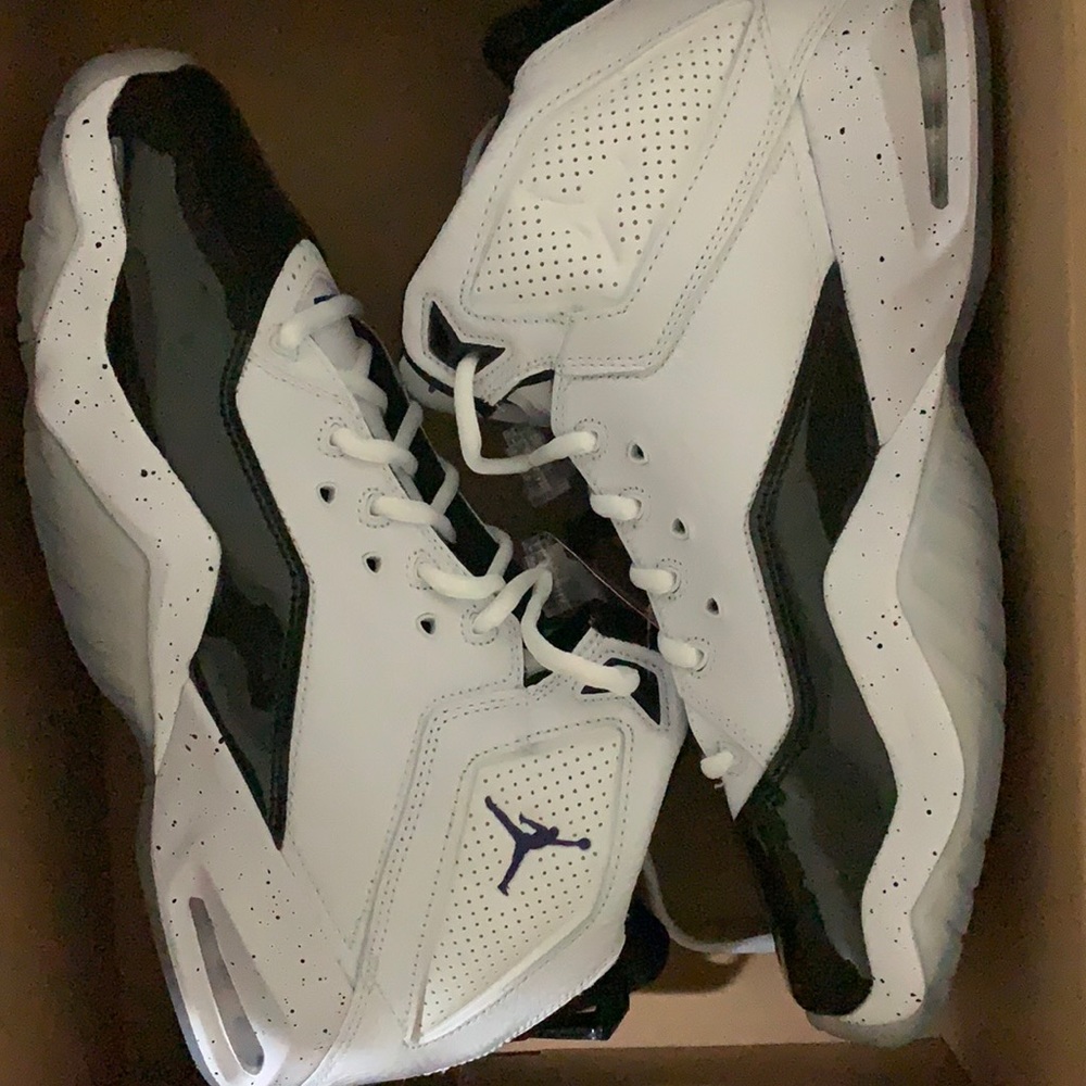 JUMP MAN Jordan’s Brand new shoes.